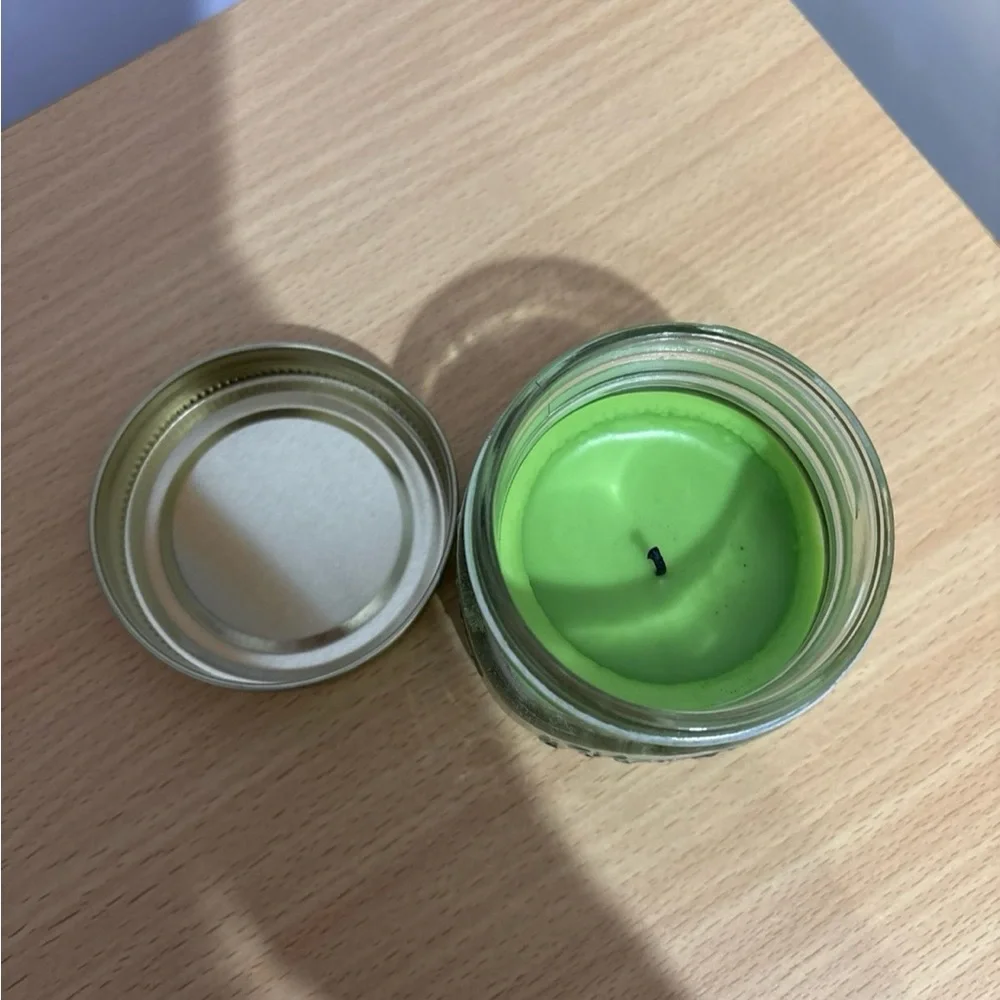 Old Williamsburgh Fall Leaves Scented Candle
